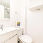 Artistic 2-bedroom With Courtyard Apartment *