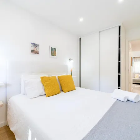 Artistic 2-bedroom With Courtyard Apartment Lisbon
