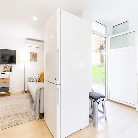 Lägenhet Artistic 2-bedroom With Courtyard Lisboa