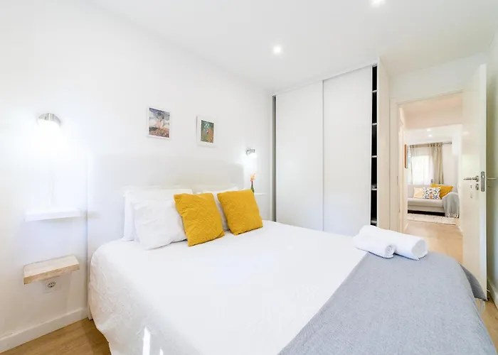 Artistic 2-bedroom With Courtyard Apartmán Lisboa